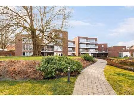 appartements spacieux  terrasse  vue jardin et étang