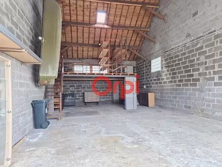 location locaux professionnels 80 m² à la roche-bernard (56130)  710 €