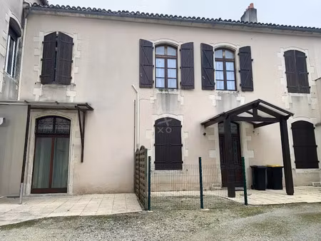 vente immeuble 296 m² à ruffec (16700)  280 000 €