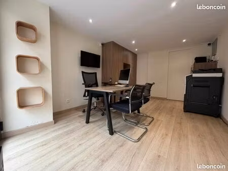 local 17 m² eguilles