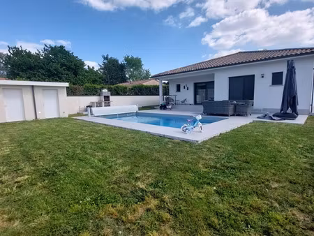 maison à croignon (33750)