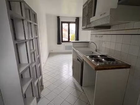 location appartement 2 pièces 32 m² à epernon (28230)  550 €