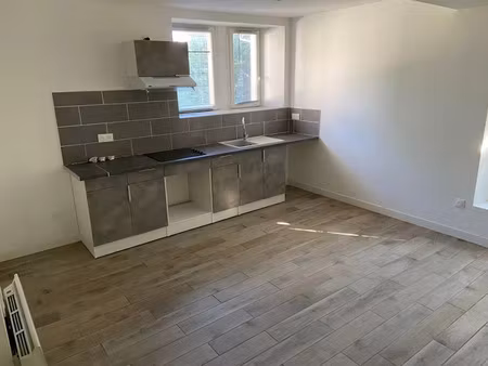 location appartement 2 pièces 43 m² à maslacq (64300)  582 €