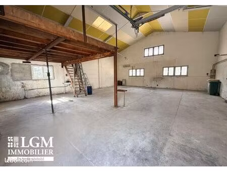 local industriel vitrolles