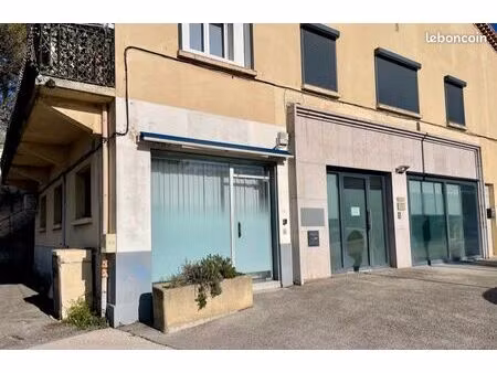 local commercial 32m2 à belle visibilité