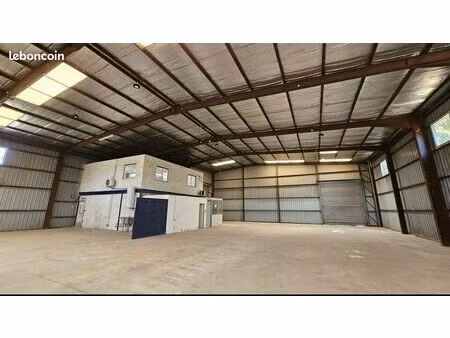 local d'activite 740 m² velaux