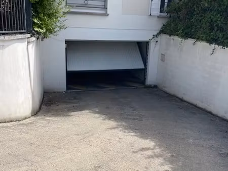 parking à saint-fargeau-ponthierry (77310)