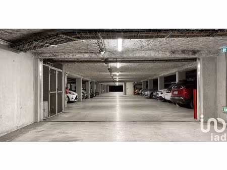 parking à serris (77700)