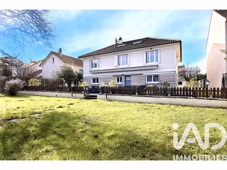 maison traditionnelle à champs-sur-marne (77420)