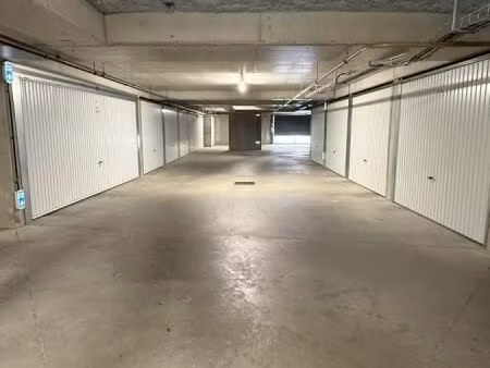 parking 14 m² collonges au mont d or