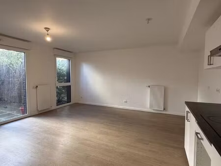 à louer : superbe appartement 2 pièces avec terrasse – la courneuve (93)