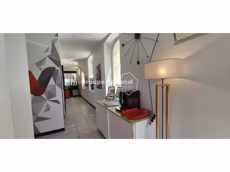 location commerce 3 pièces 57 m² à salon-de-provence (13300)