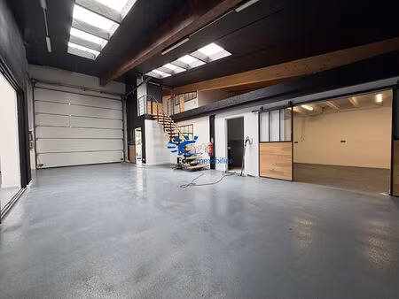 saint vivien local de 200m² avec parking