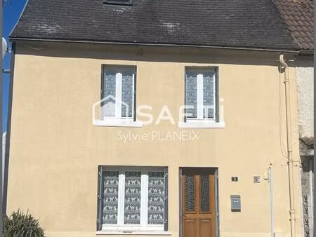 charmante maison mitoyenne d’une surface de 70 m2 environ.