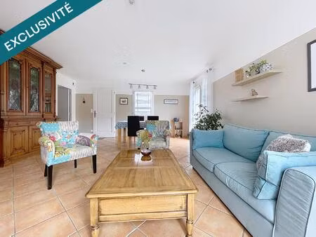 maison de plain-pied quatre chambres avec jardin