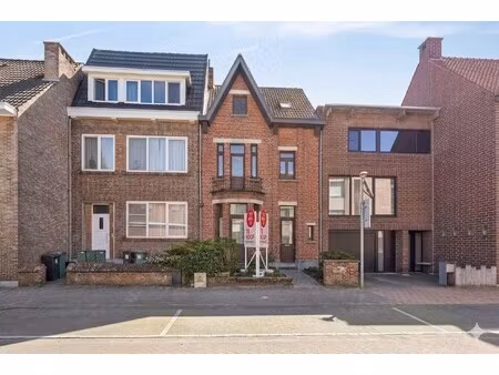 charmant huis met veel potentieel te koop in kapellen!