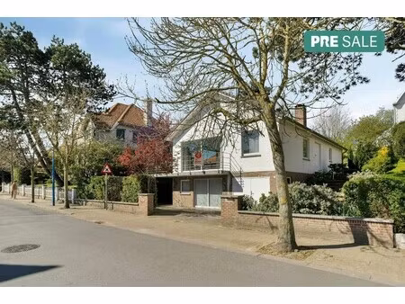 gerenoveerde woning met 6 slaapkamers in centrum koksijde-bad