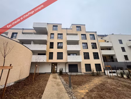location appartement 3 pièces 69 m² à chambery (73000)  982 €