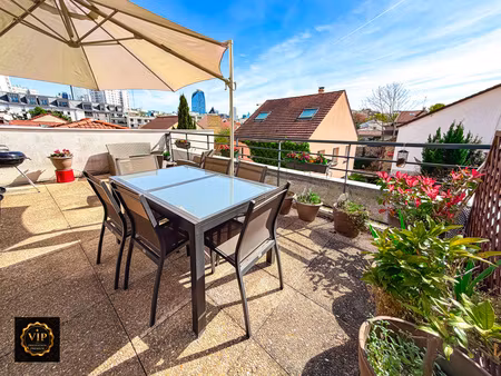 terrasse généreuse aux bergères