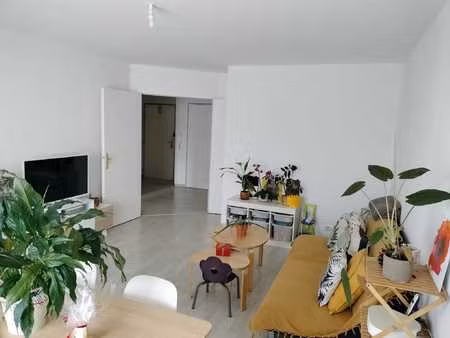 3 pièces lumineux avec 2 balcons + double parking – résidence récente (2011)