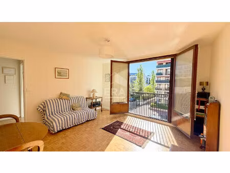 studio / 2 pieces lumineux et entièrement au calme