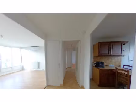 location appartement 3 pièces 61 m² à vaulx-en-velin (69120)  771 €