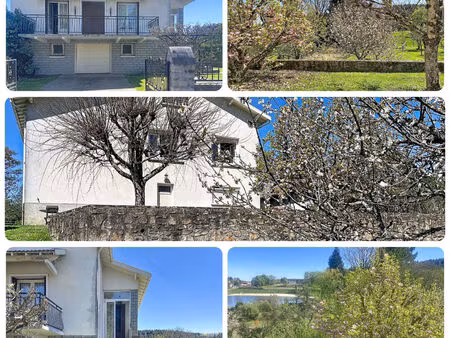 maison de ville année 1969  avec accès direct au plan d'eau de cognac la foret
