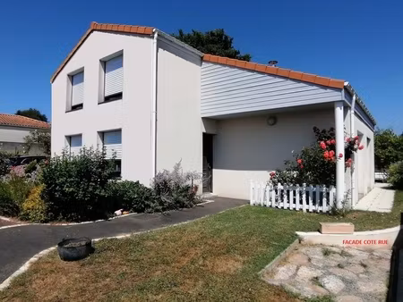 vente maison avec piscine à côté de cholet