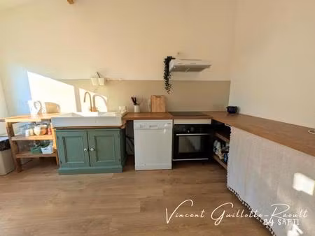 maison de 135 m² entièrement rénovée pour une colocation confortable et conviviale.