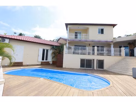 villa 220 m2 avec piscine chauffée magnifique vue pichette