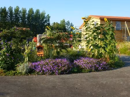 dernier terrain à vendre dans écolieu à pau