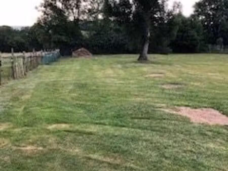 terrain constructible d'une superficie de 1042 m² avec cu