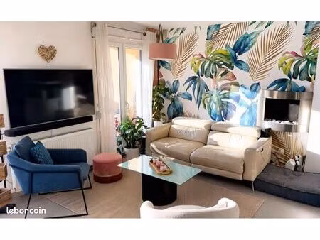 appartement 3 pièces – hyper centre de craponne – 71 m² – terrasse 13 m² – parking privé