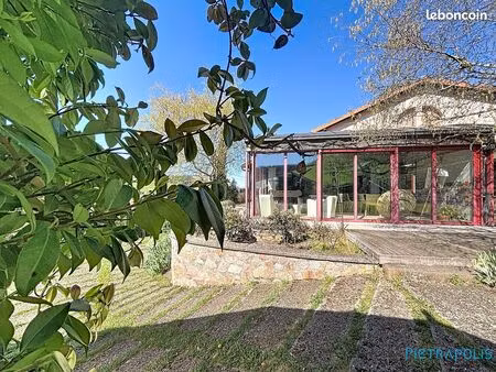 maison 9 pièces 232 m²