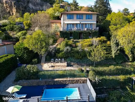 maison avec vue exceptionnelle sur les hauteurs de couzon-au-mont-d'or