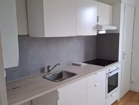 location appartement 4 pièces 69 m² à aix-en-provence (13090)  1 400 €