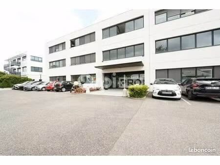 bureau 163 m²