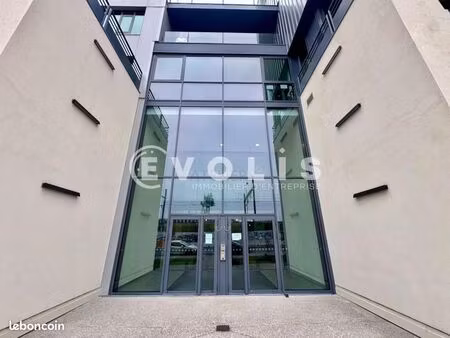 bureaux 339 m²
