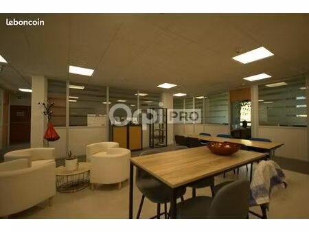 bureau 360 m²