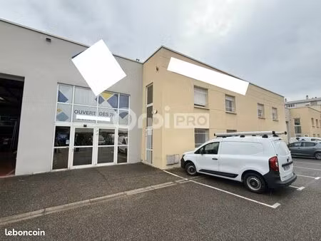 local d'activité 1 034 m²