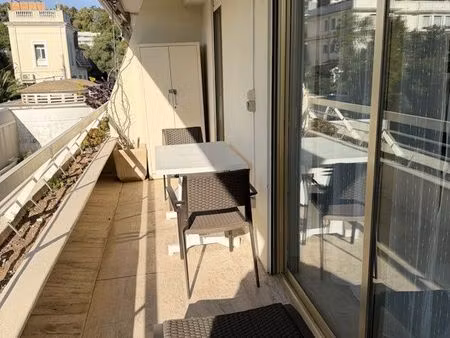 magnifique appartement meublé dans un immeuble standing au calme et lumineux