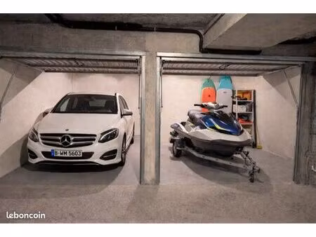 double garage avec électricité centre de beaulieu à louer