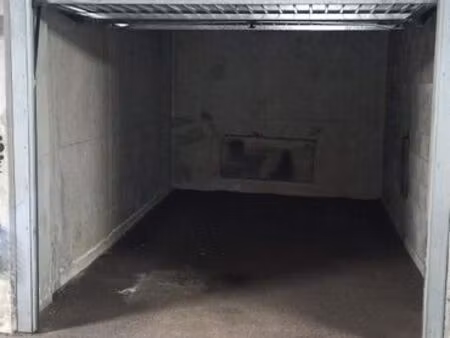 garage box fermé dans résidence sécurisée estienne d’orves – saint philippe