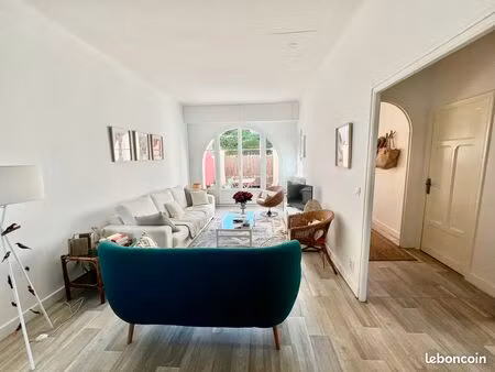 le cannet - maison de 141m² divisée en t3 + t2 indépendants