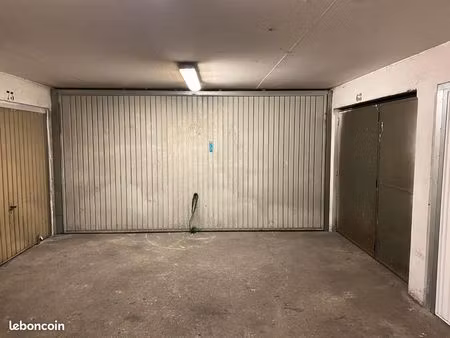 lot 4 box - paris 18 - 70.000