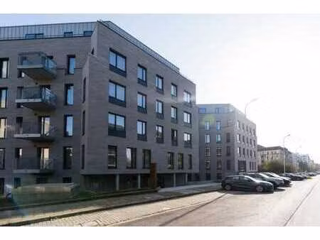 belle surface de bureau casco à proximité des grands axes