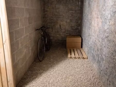 cave saine 7m² / 15m³ – paris 18e (lamarck) – sécurisée