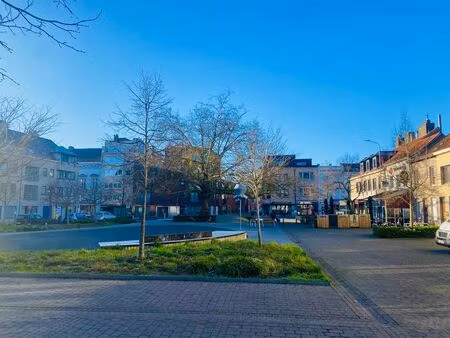 garagebox in hartje kortrijk!