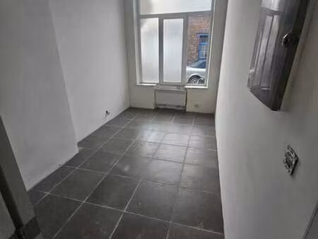maison 2 chambres + bureau à louer à charleroi