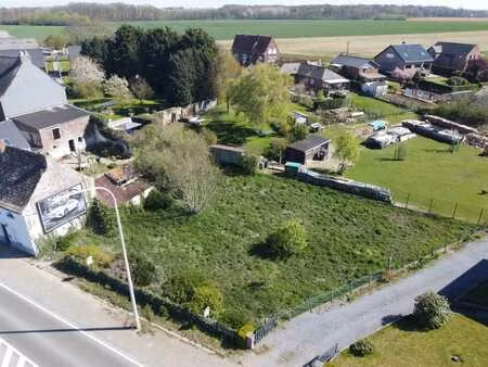 terrain à bâtir avec orientation sud  situé à lignes (ath)